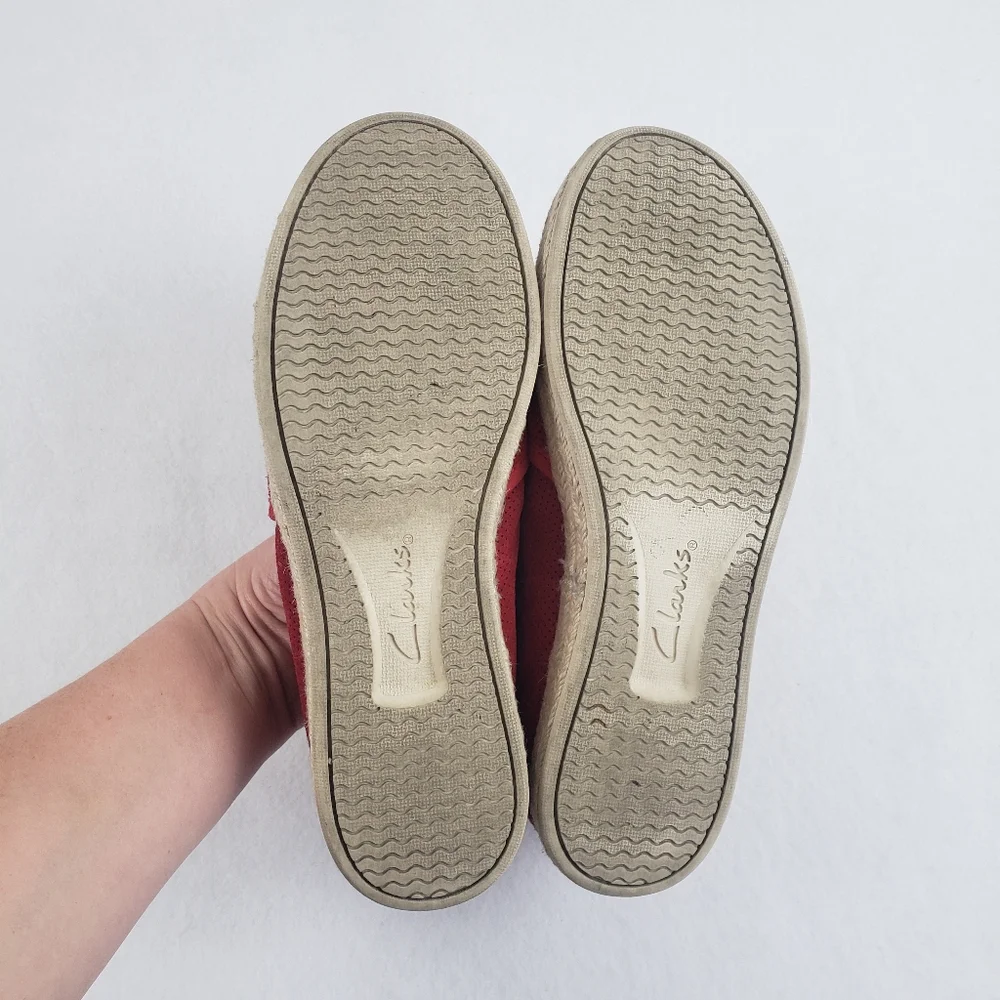 Clarks Collection Soft Cushion Red Suede Espadrilles Size 8.5 Medium